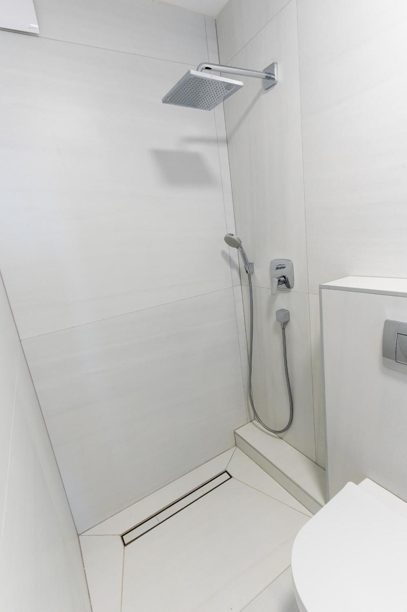 Appartamento 1bdr With Balcony At Prime Location *